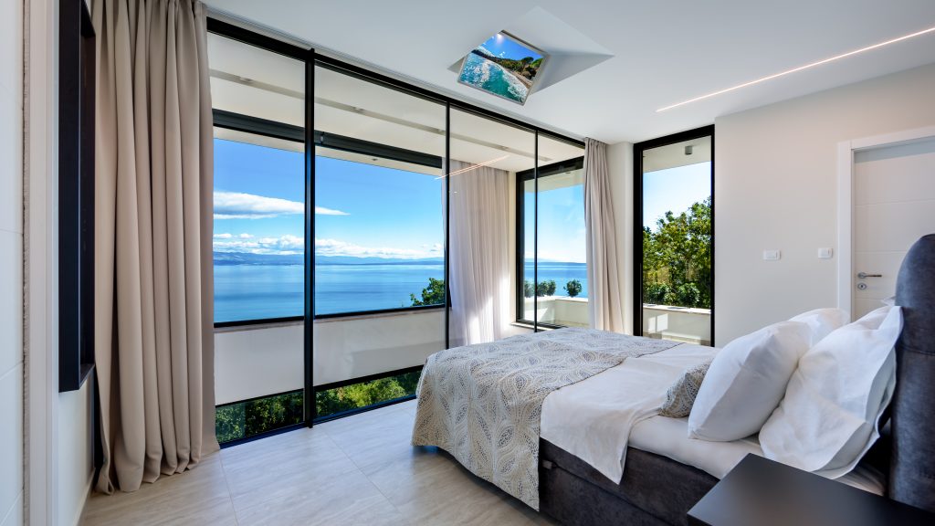 Sky Pool VILLA I Master Bedroom with Balcony and En-suite Bathroom