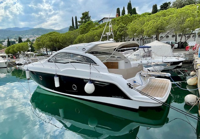 Sessa C38 - Luxury Yacht rental Opatija Riviera